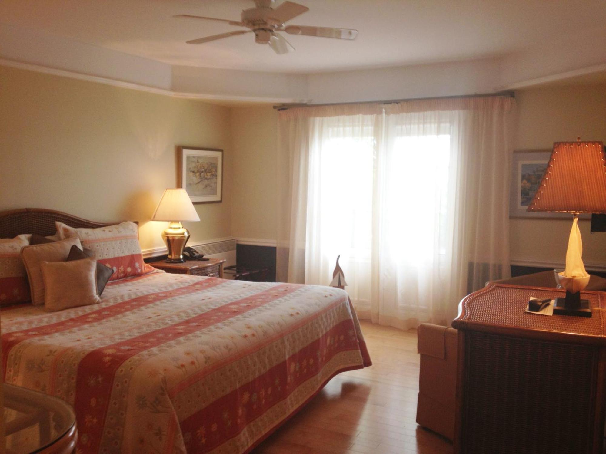 Goeliche Hotel Et Appartement Saint-Laurent-de-l'ile d'Orleans Ruang foto