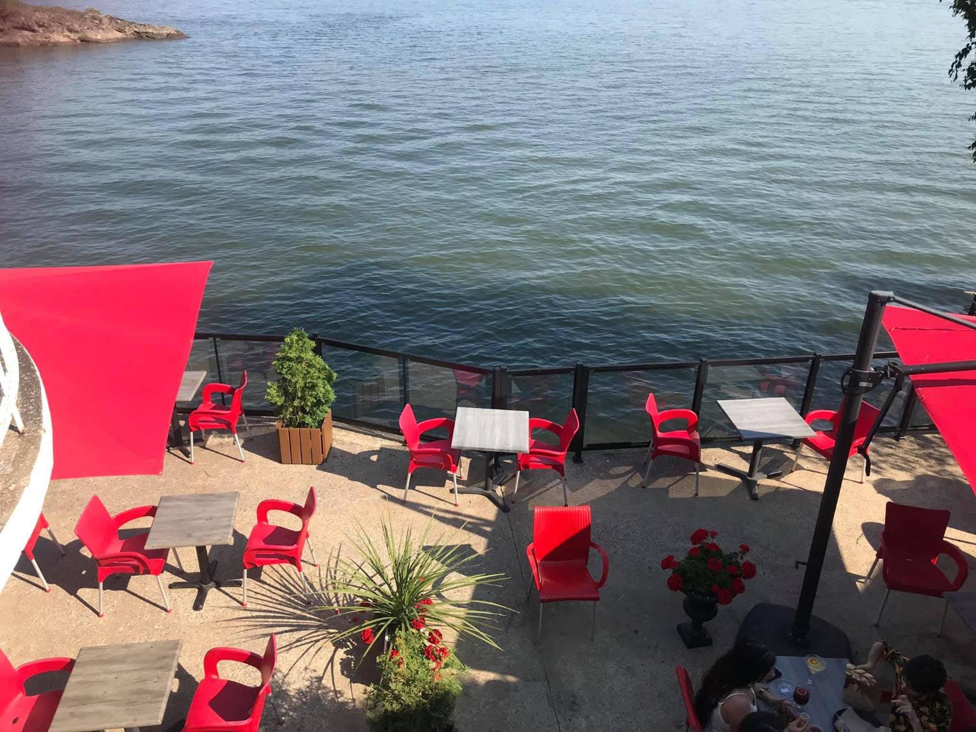 Goeliche Hotel Et Appartement Saint-Laurent-de-l'ile d'Orleans Bagian luar foto