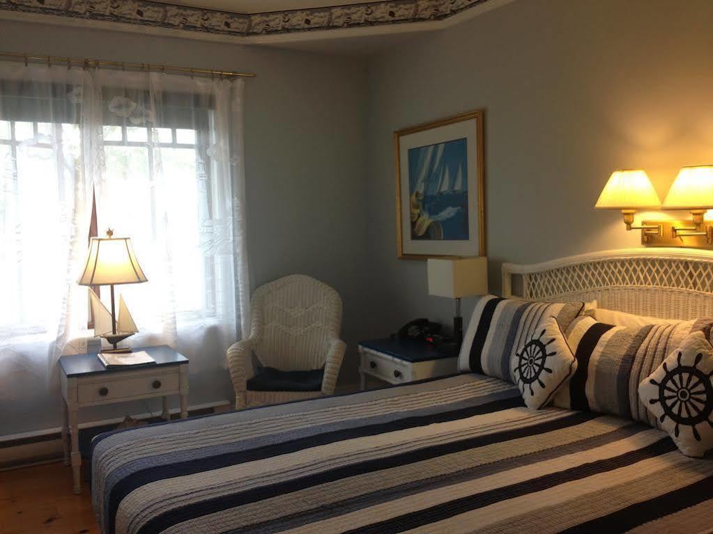 Goeliche Hotel Et Appartement Saint-Laurent-de-l'ile d'Orleans Bagian luar foto