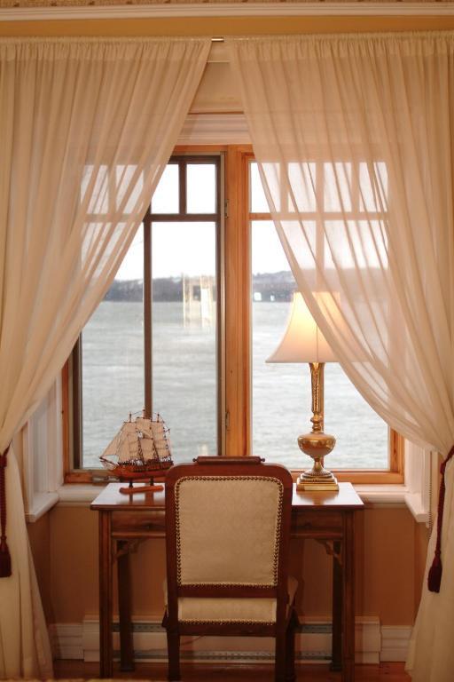 Goeliche Hotel Et Appartement Saint-Laurent-de-l'ile d'Orleans Ruang foto