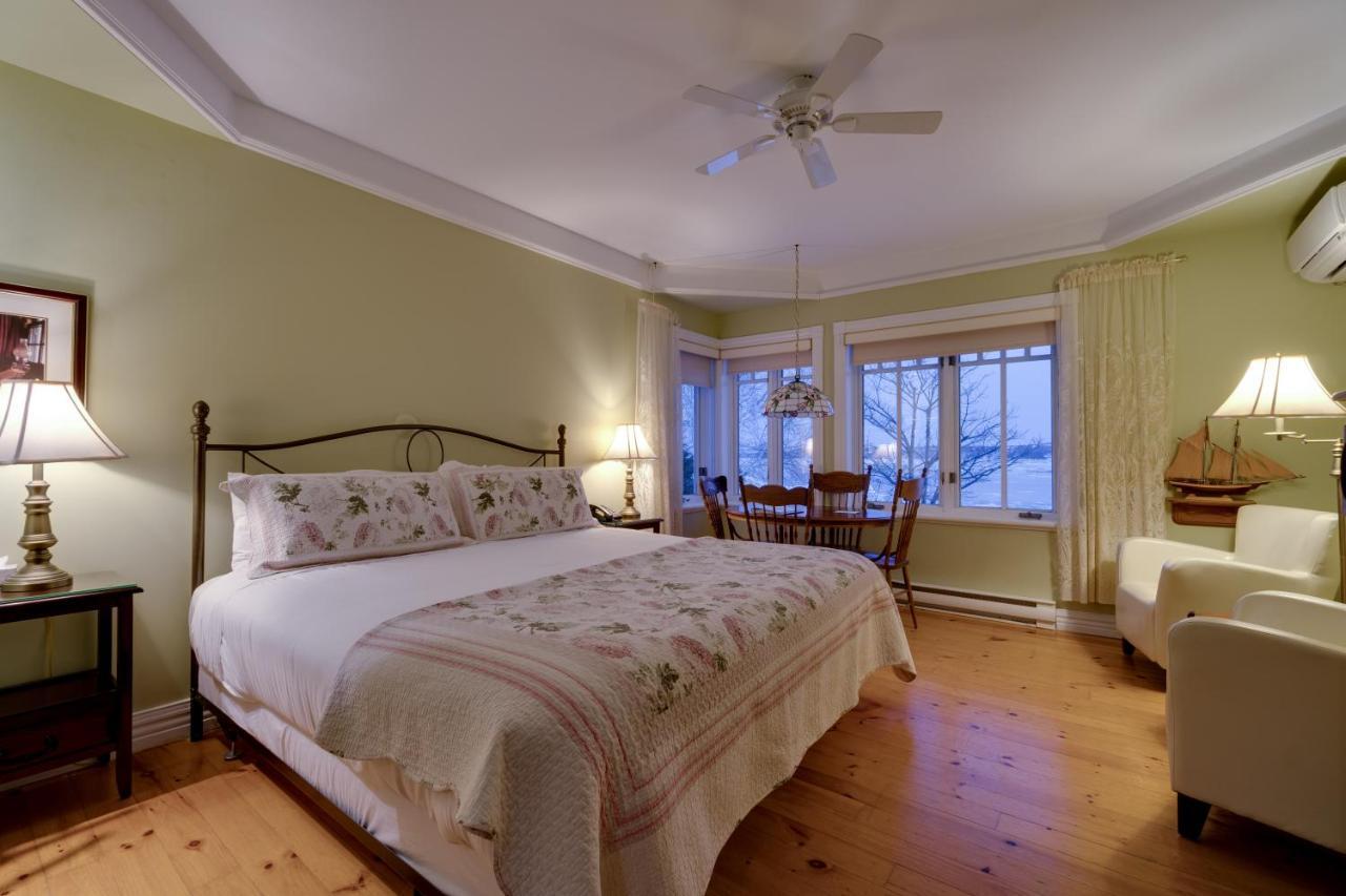 Goeliche Hotel Et Appartement Saint-Laurent-de-l'ile d'Orleans Bagian luar foto