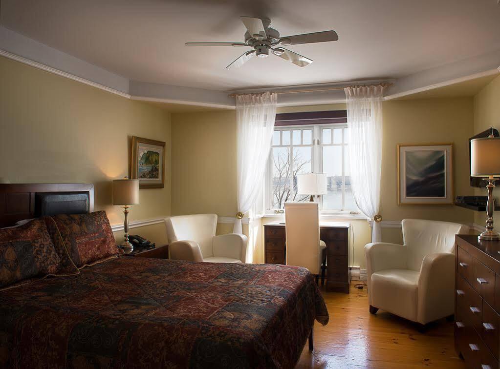 Goeliche Hotel Et Appartement Saint-Laurent-de-l'ile d'Orleans Bagian luar foto