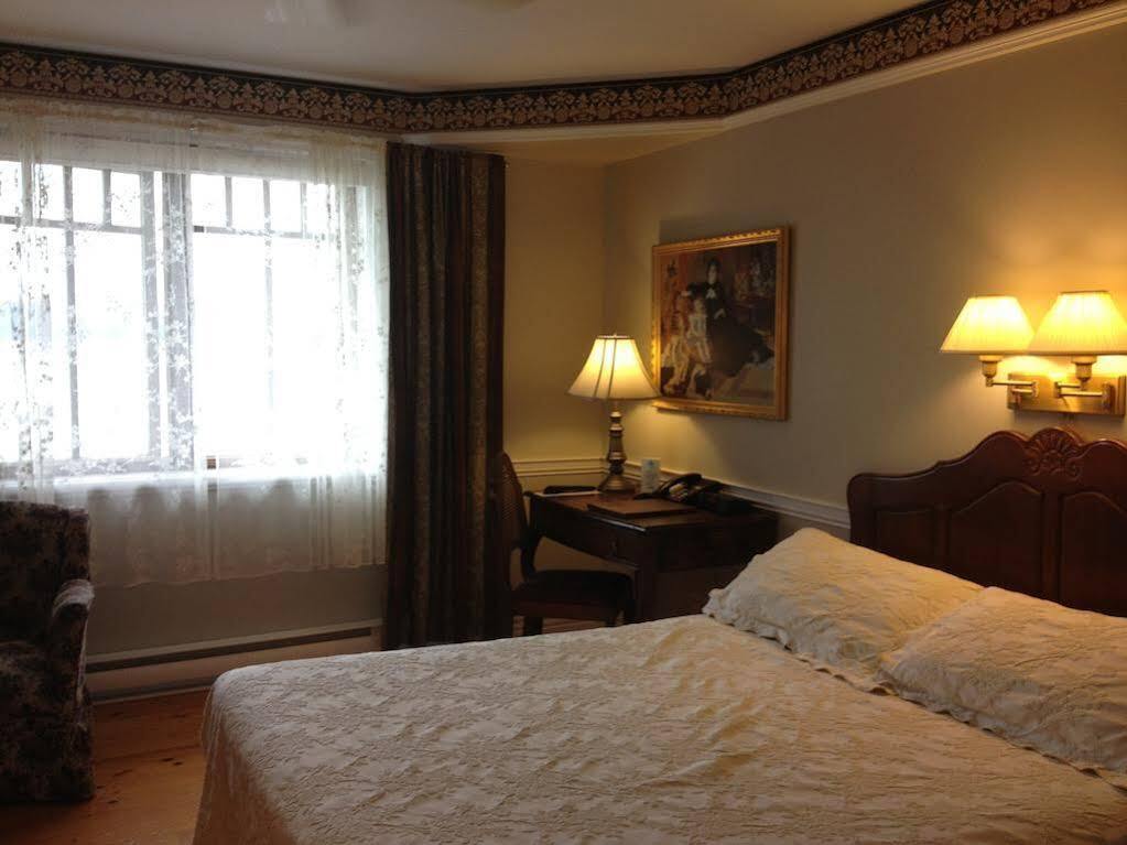 Goeliche Hotel Et Appartement Saint-Laurent-de-l'ile d'Orleans Bagian luar foto